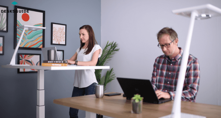 advantages of using a standing desk